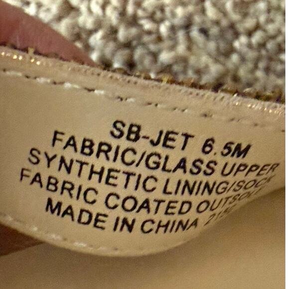 NEW Betsy Johnson Jet Light Gold Rhinestone‎ Block Heel 6.5 Dress Sandal - Picture 8 of 10